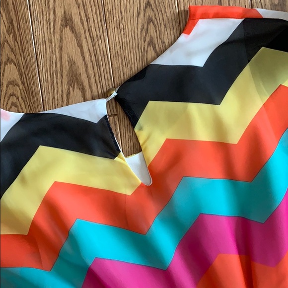 Bright Dress - Picture 3 of 3